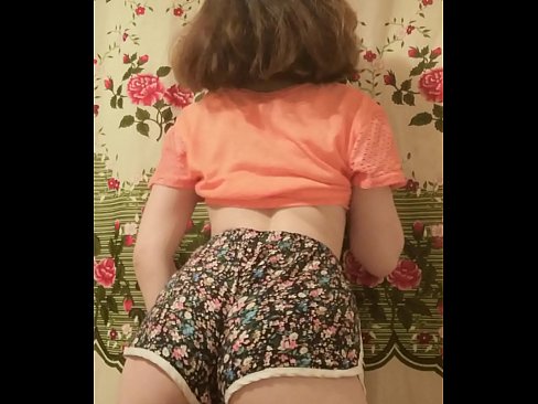 ❤️ Sexy ung babe tar av seg shortsen på kamera Hjemmelaget porno hos oss no.sayhentai.ru ﹏